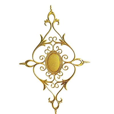 7mm直径のジョージアバーと金色の花形チューブでドアや窓を飾る